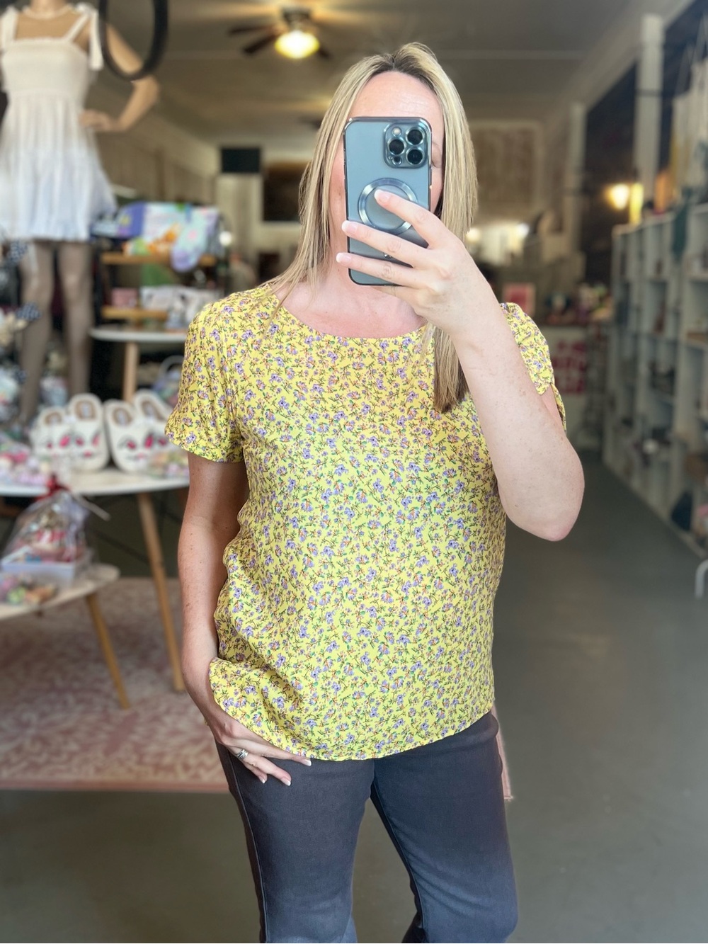 Women’s Yellow Floral Short-Sleeve Blouse